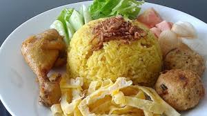 Nasi Kuning vs Nasi Uduk Mana yang Lebih Indonesia Banget?